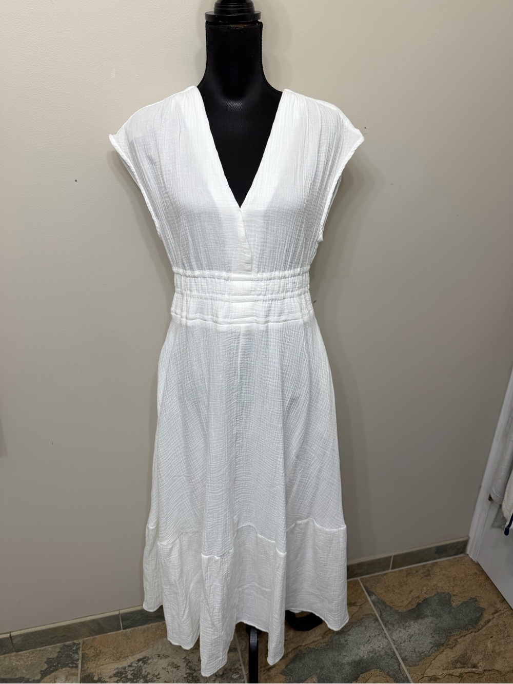 Joe's Jeans White V-Neck Textured Midi Dress